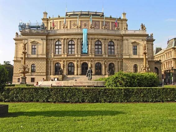 PRAHA – RUDOLFINUM: PO STOPÁCH REKONSTRUKCE — Den architektury Archív