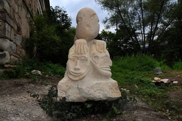 Řehlovická historie na cedulích, umělá inteligence v pískovcových sochách