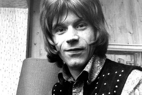 British rock 'n' roll singer-songwriter Dave Edmunds in 1969.
