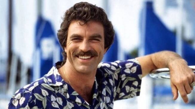 Jak dnes žije Tom Selleck: Detektiv Magnum dře na avokádové farmě a chlubí se krásnou a úspěšnou dcerou – Lifee.cz