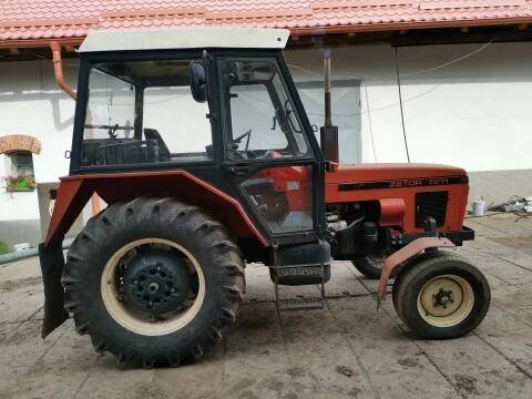 ZETOR 7211 - Traktor ZETOR 7211, r.v. 1991, motor Z 7201, obsah 3595, 49kW, celková hmotnost - agroBAZAR / TRAKTORY / 4x