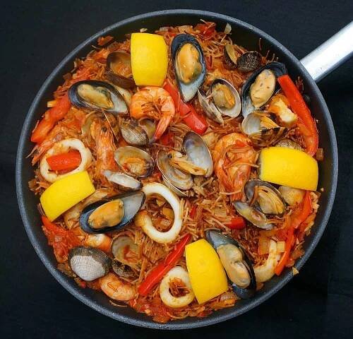 Fideua Marisco Catalana – Seafood Pasta Paella