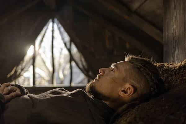 Poslední království - Epizoda 1 - Z filmu - Alexander Dreymon