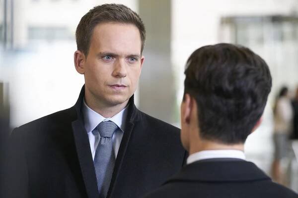Kravaťáci - Škemrání - Z filmu - Patrick J. Adams