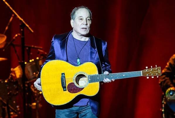 Paul Simon prodal práva na své písně společnosti Sony Music