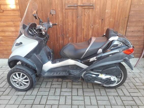 Piaggio MP3 500
