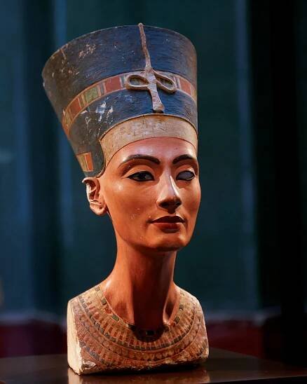 Egyptian archaeologist calls on Berlin to return Nefertiti bust