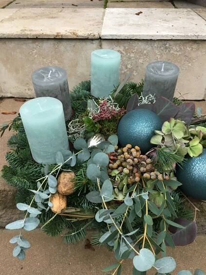 Adventskränze und Gestecke. Weihnachten 2019 | Weihnachten dekoration, Weihnachtsschmuck basteln weihnachten, Weihnachtsdeko weihnachten