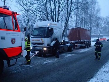 Hned dvakrát museli profesionální hasiči vyjet v pondělí… | POŽÁRY.cz - ohnisko žhavých zpráv | hasiči aktuálně