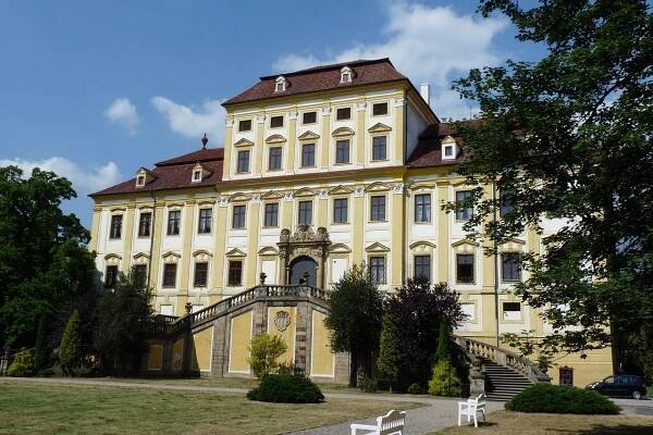 Zámek Červený Hrádek v Jirkově – podrobný průvodce - www.dnesnivylet.cz Tip na výlet pro celou rodinu.