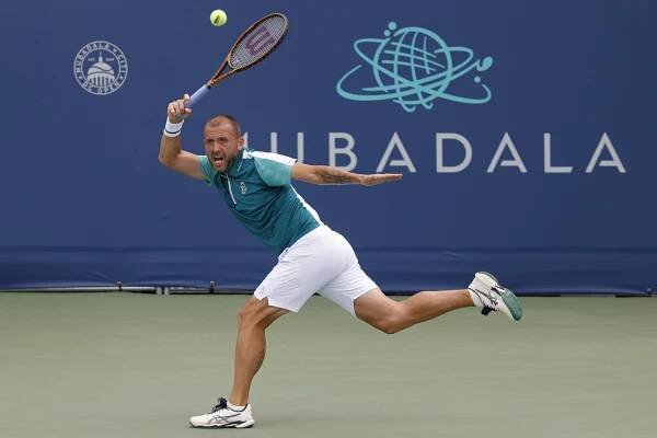 Daniel Evans playing tennis at the Mubadala Citi DC Open.