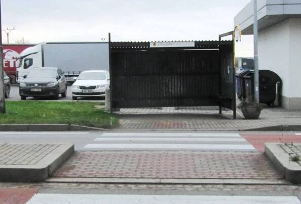 Fotogalerie • Chvojenec, obecní úřad (Zastávka autobusu) • Mapy.com