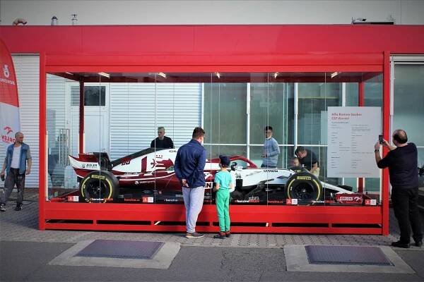 SENZACE: Na Ostravsko míří letošní monopost formule 1, k vidění bude týden