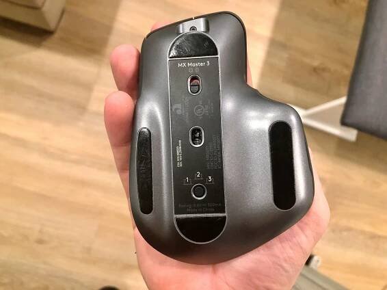 Logitech MX Master 3 underside