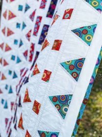 Bonanza: A Modern Triangle Quilt Pattern - Homemade Emily Jane
