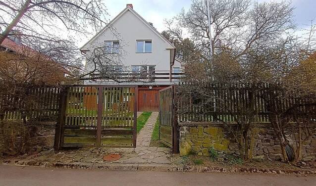 Pronájem bytové jednotky 3+1, 72 m2 v rodinném domě, zahrada, garáž | Reality.iDNES.cz 