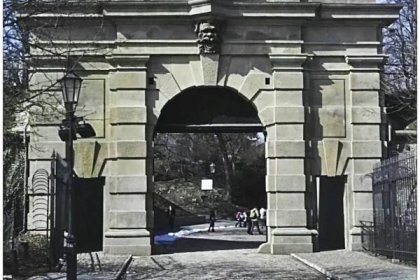 Cihelná brána a cihlové hradby