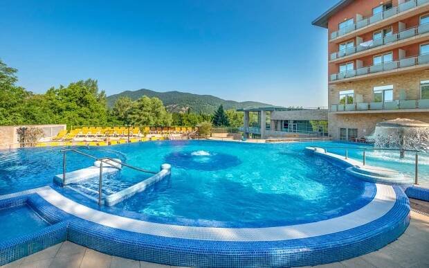 Maďarsko: Luxusní Thermal Hotel Visegrád ****+ s termálními lázněmi, wellness a polopenzí + dítě zdarma