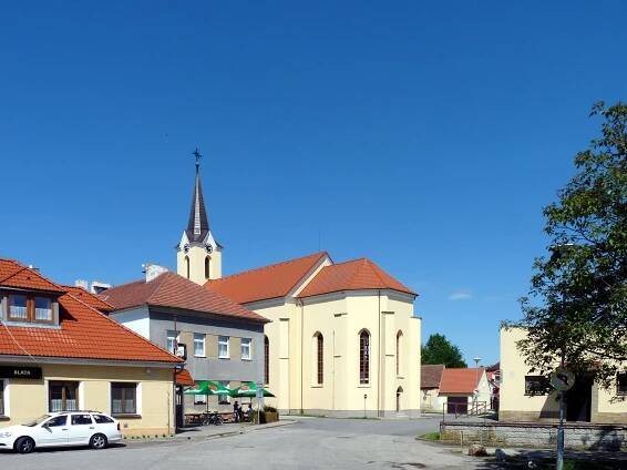 Soubor:Sedlec (CB), kostel 02.jpg