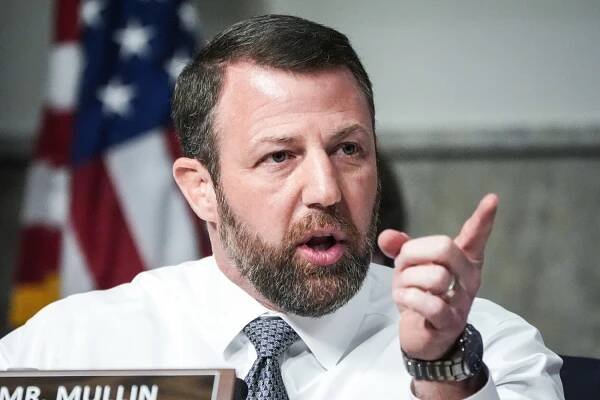 Republican senator floats using violence against journalists who report 'fake news'