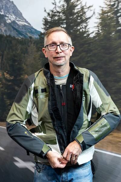Těžký život dlouhána aneb kde sehnat LXL? | Motorkáři.cz
