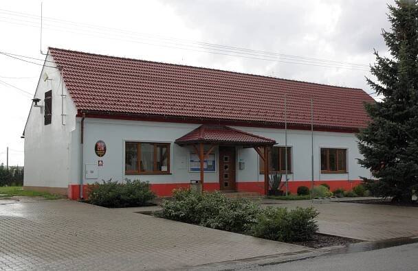 Soubor:Cvrčovice (okres Brno-venkov) - obecní úřad.jpg