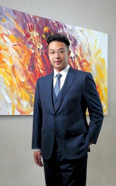Dr. Johnny Hon Portrait 15