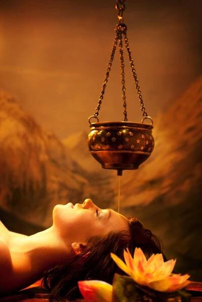 Shirodhara - Varmas Ayurveda