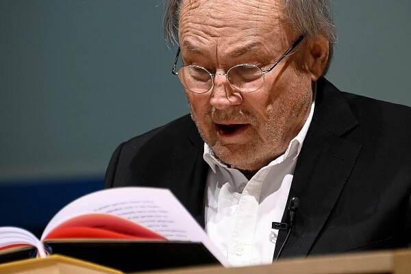 Großaufnahme von Klaus Maria Brandauer während der HHU Gastprofessur 2022