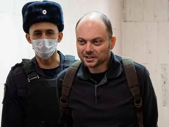 Manželka väzneného ruského disidenta Vladimira Kara-Murzu opisuje, ako sa žije s mužom, ktorého Putinov režim...