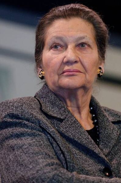 File:Simone Veil, gymnase Japy 2008 02 27 n5.jpg - Wikimedia Commons