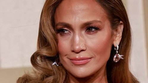 Jennifer Lopez Chopped Off Her Hair and Joined the Flippy Bob Club — See Photos