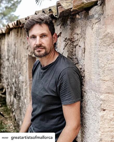 Delighted and very proud to be included in this selection of  @greatartistsofmallorca. Many thanks to Axel Ruske for the wonderful photography and Lizzy Rautenberg for the text for the forthcoming book. Can’t wait to see it in print… Ori