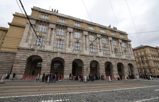 Bezcitná vražda v Klánovicích: Střelec z FF byl mezi tisíci prověřovanými! Scházely dny, míní státní...