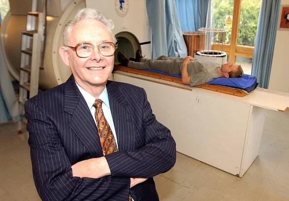 Peter Mansfield, M.R.I. Pioneer and Nobel Laureate, Dies at 83