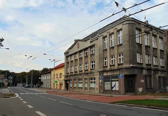Soubor:Hrušov, bývalá radnice.jpg – Wikipedie