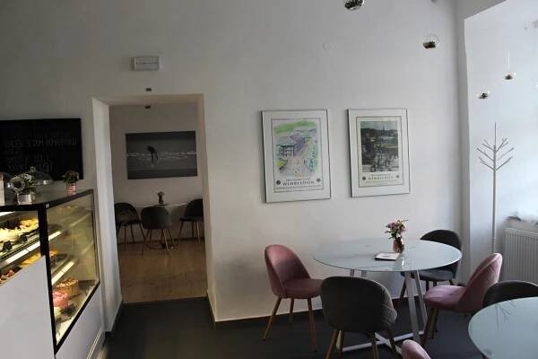 OBRAZEM: Součást síně slávy. PojďCafé ve Fulneku nabízí i oblíbený dort Kvitové