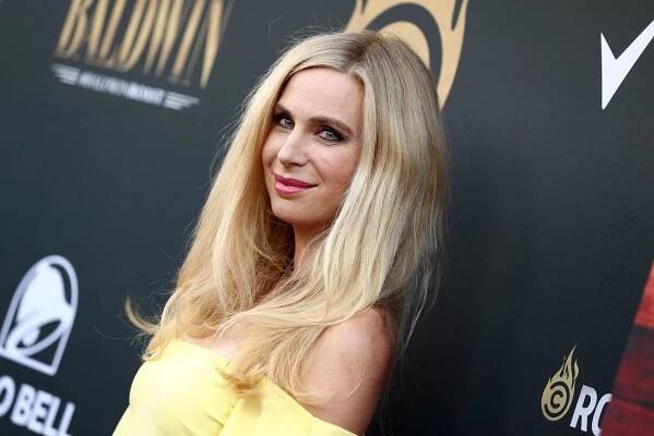 Anne Dudek byla jedna z kopírovaných blondýnek v Někdo to rád blond.