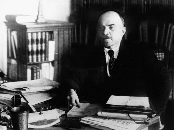 Soudruh, filozof i loutka. Před 150 lety se narodil věčný Vladimir Iljič Lenin