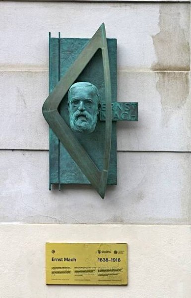 Soubor:Ernst Mach v Praze 3.jpg