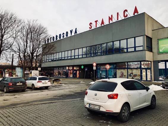 Súbor:Hlavná budova - Autobusová stanica Košice.jpg – Wikipédia
