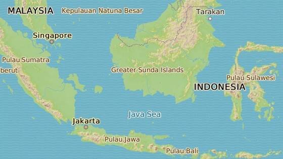 Červená značka ukazuje Jakartu, stávající hlavní město. Modrá pak Východní Kalimantan na ostrově Borneo.