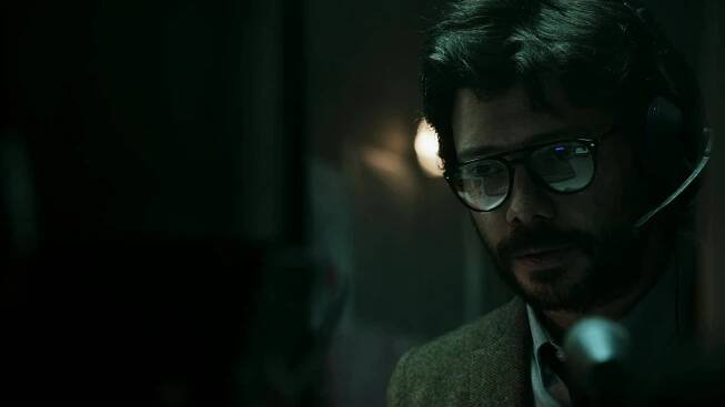 Alvaro Morte Professor Money Heist Wallpaper