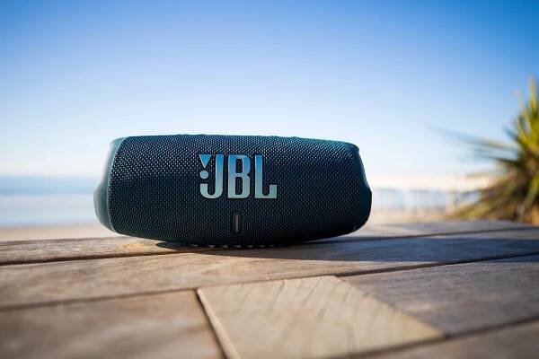 JBL Charge 5 modrý