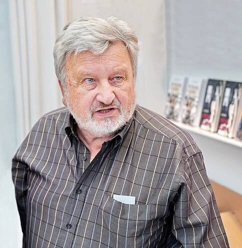 FOTO: Jan Cimický je desítky let veřejnosti známý jako zkušený psychiatr. – stránka 135