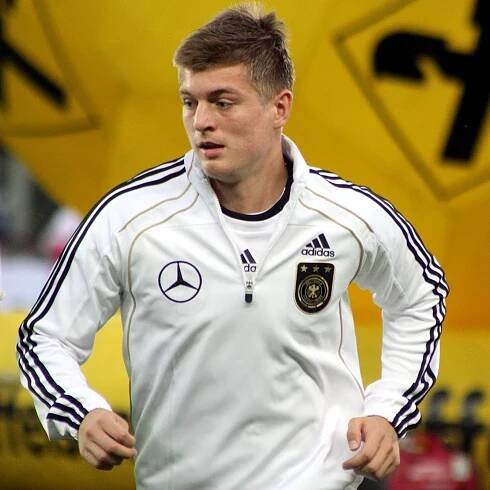 Súbor:Toni Kroos, Germany national football team (02).jpg