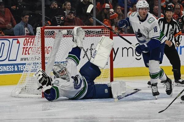 NHL: Vancouver Canucks at Philadelphia Flyers