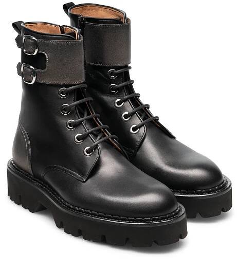 Pair of the Victoria Black