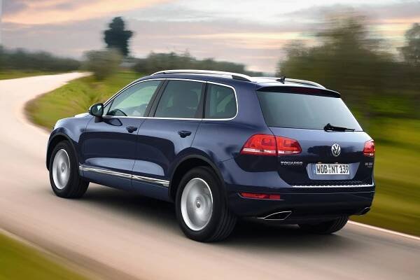 Volkswagen Touareg: Podrobné specifikace vozidel & Interaktivní nástroj pro srovnání