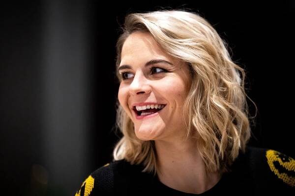 EXPRESS QUEER AWARDS 2024: Heute Auszeichnung am Heumarkt – Hazel Brugger erste Gewinnerin